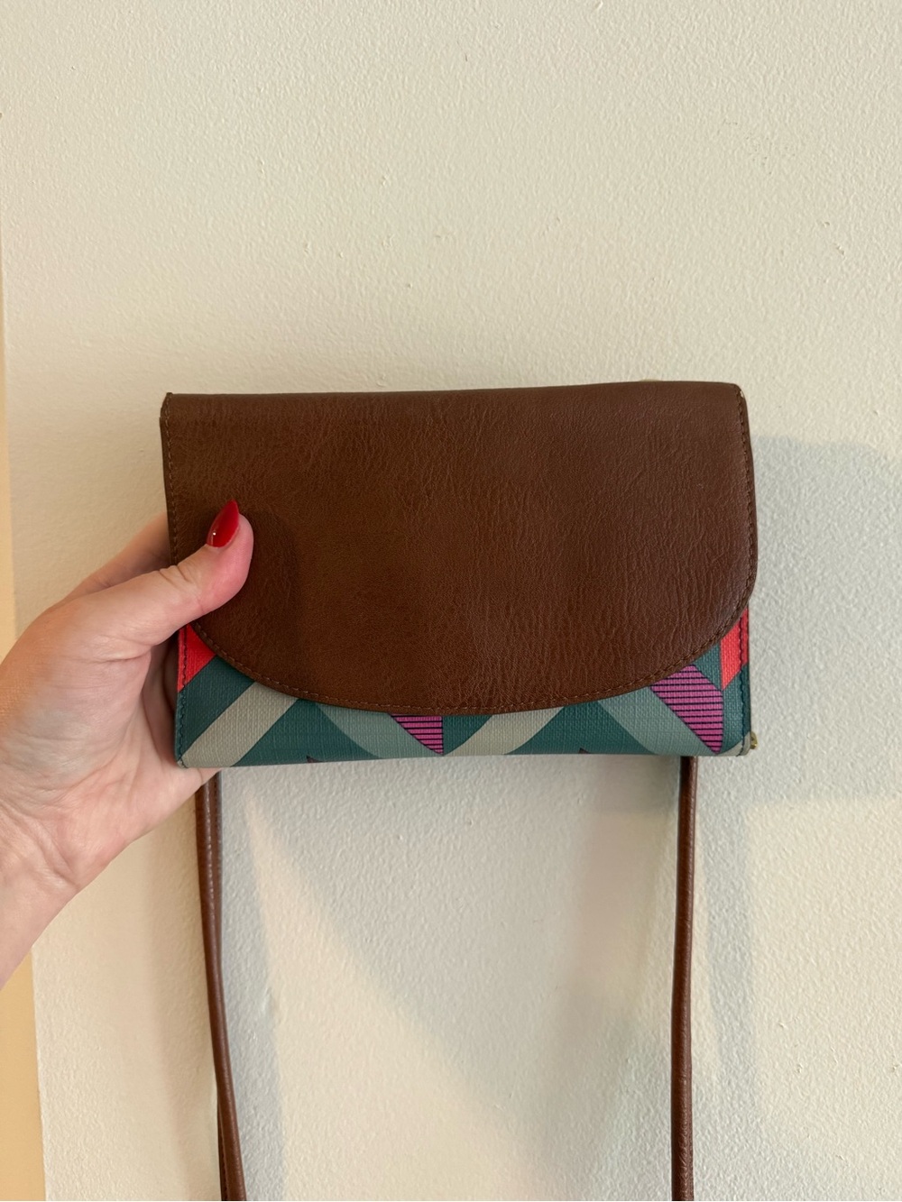 Fossil tri fold Brown Crossbody Wallet Purse with Geometric Accent